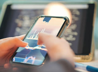Processo di prelievo trasparente e trasferimento di fondi controllati da un investitore